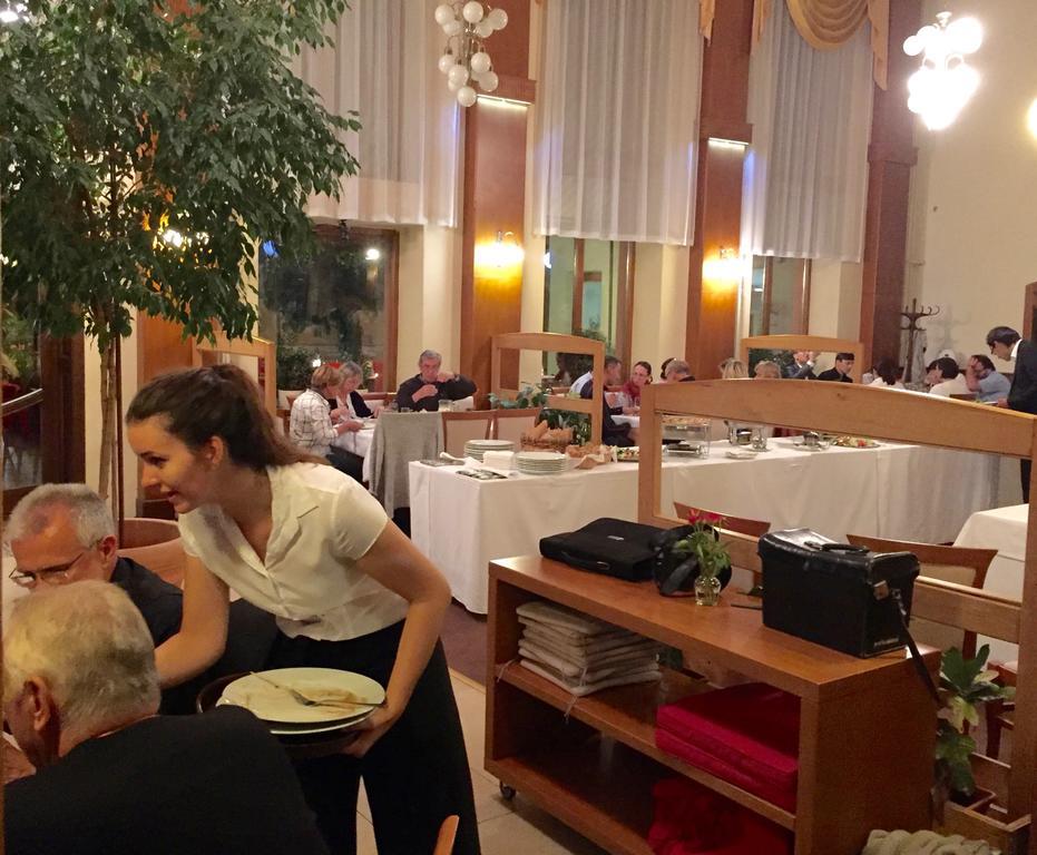Banská Štiavnica Hotel & Penzion Grand Matej מראה חיצוני תמונה