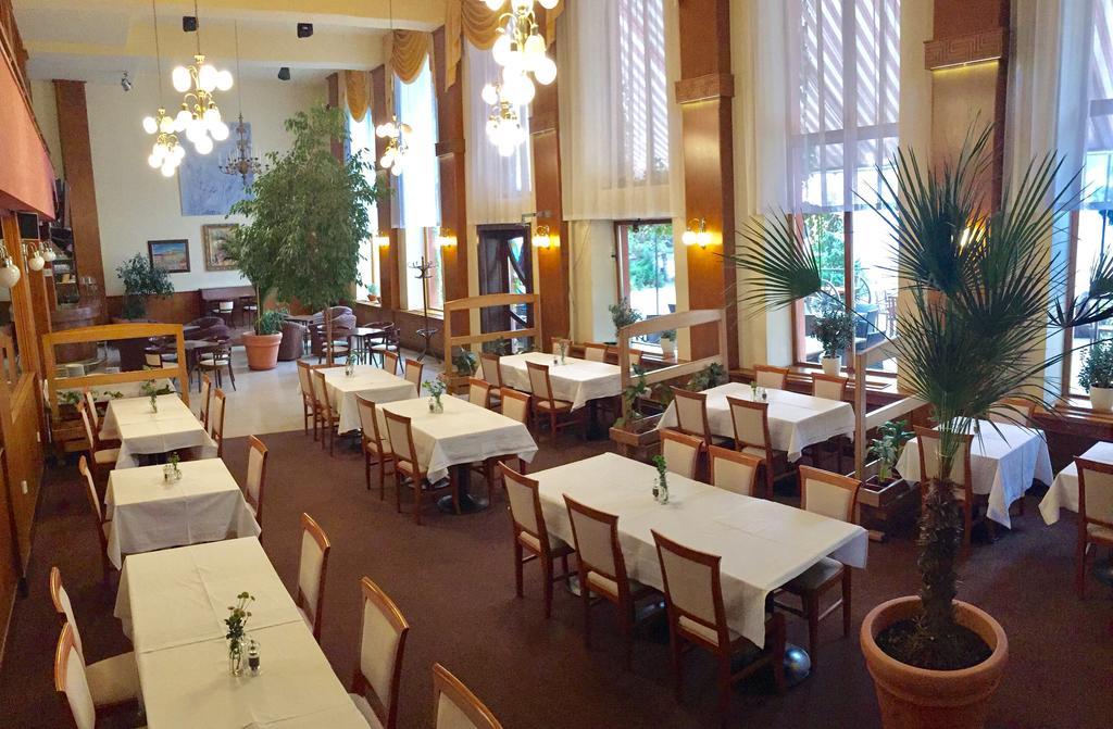 Banská Štiavnica Hotel & Penzion Grand Matej מראה חיצוני תמונה
