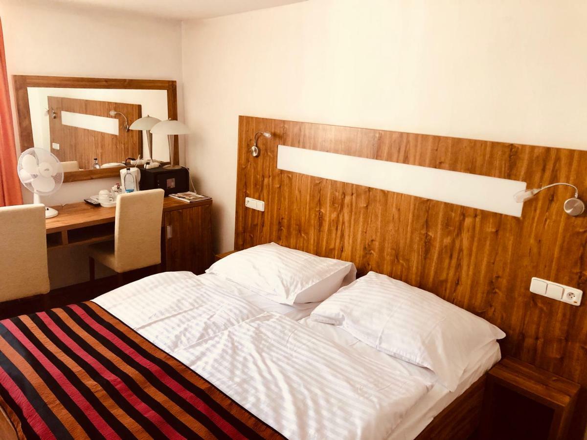 Banská Štiavnica Hotel & Penzion Grand Matej מראה חיצוני תמונה