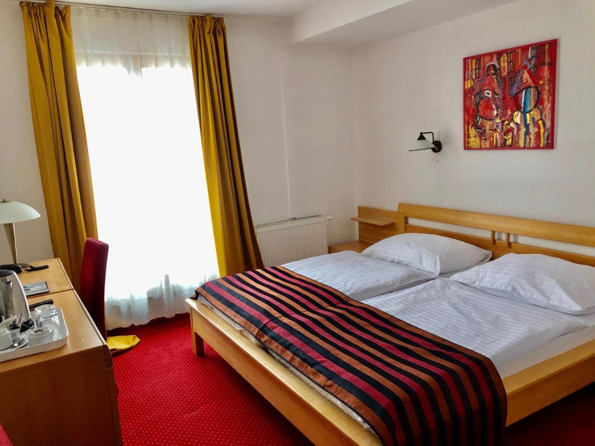 Banská Štiavnica Hotel & Penzion Grand Matej מראה חיצוני תמונה